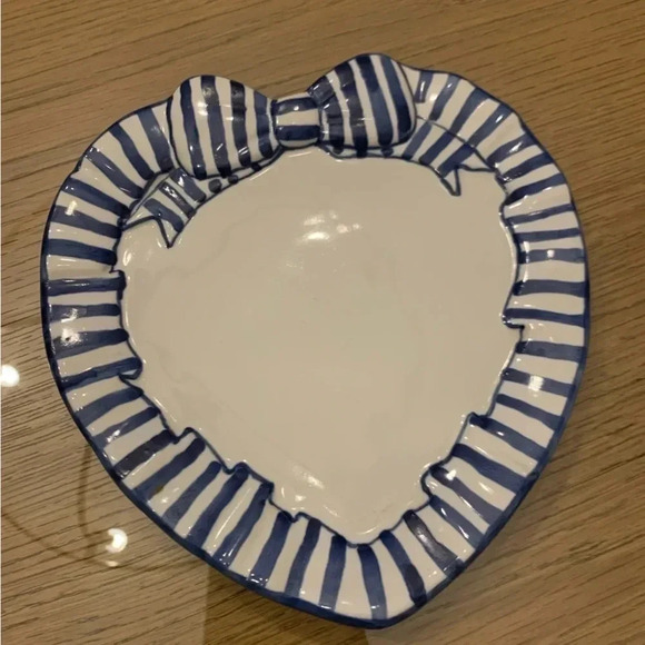 Lillian Vernon Ceramic Plate with Striped Blue and White Ribbon Bow - Picture 1 of 3